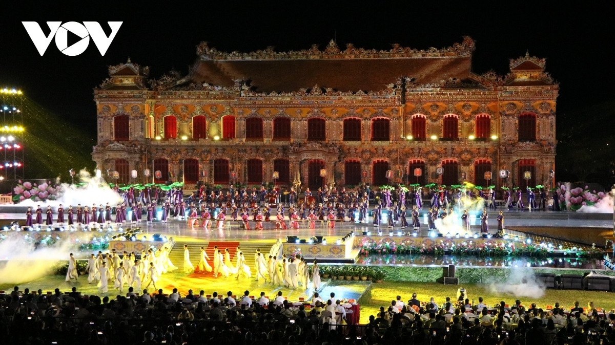 The light show is expected to bring unforgettable memories to spectators and visitors alike.