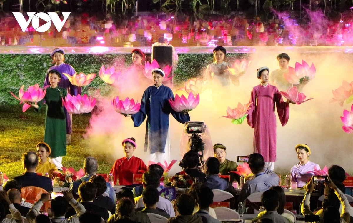 Performances put on by artists from the Hue Art Theater during the opening night.