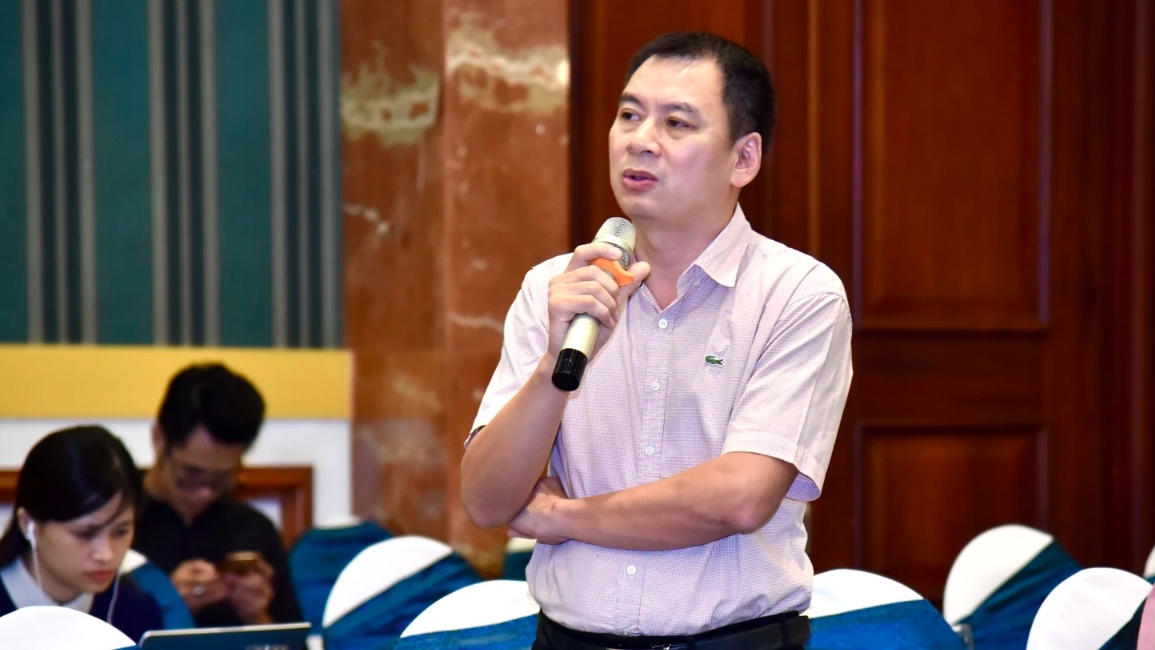 Nhà báo TS. Đồng Mạnh Hùng - Đài Tiếng nói Việt Nam (VOV) phát biểu tại Hội thảo