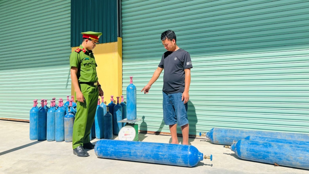 Nguyễn Văn Tuấn khai nhận số khí nén mà Tuấn chở là khí cười N20