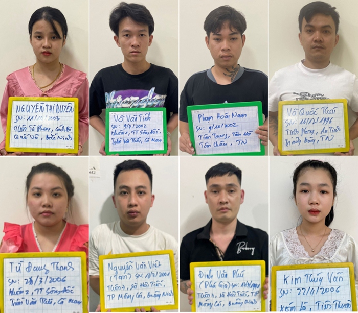 Nhóm đối tượng lừa đảo qua mạng bị Công an tỉnh Tây Ninh bắt giữ.