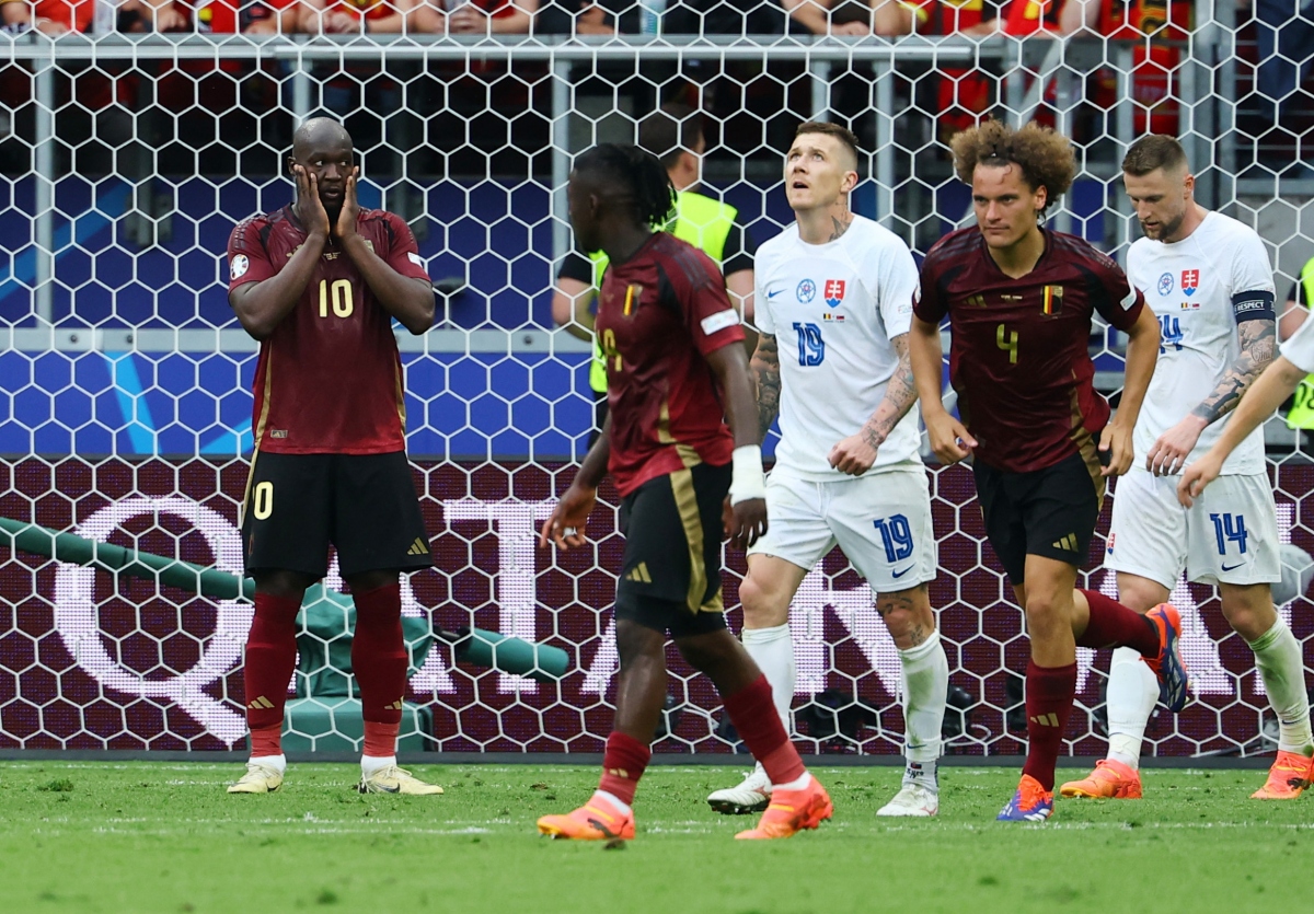 Lukaku thất vọng khi không thể ghi bàn. (Ảnh: Reuters).