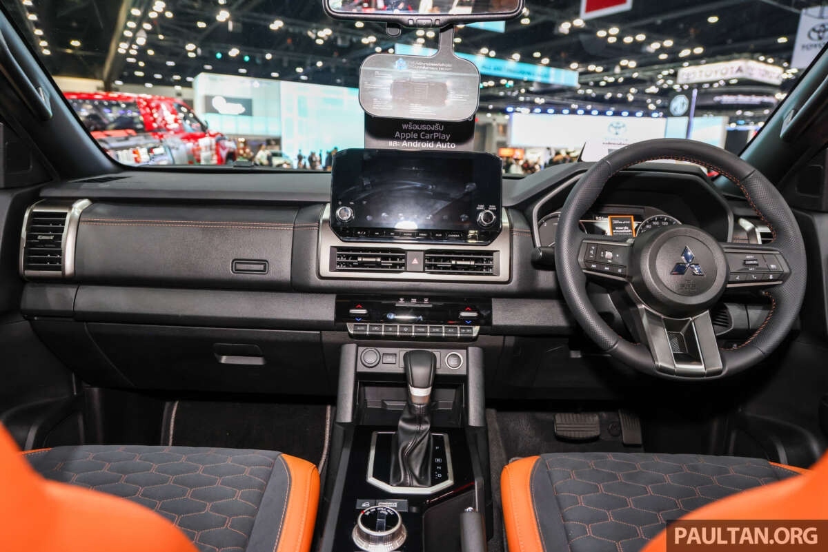 Thiết kế mới và trang bị tiện ích bổ sung để Triton cạnh tranh với Hilux, Ranger.
