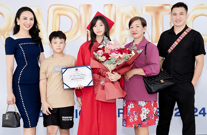 Hoa hậu Ngọc Diễm cho biết cô tự hào khi con gái Chiko tự xin học bổng thành công, chuẩn bị sang Mỹ du học 4 năm cấp Ba.
