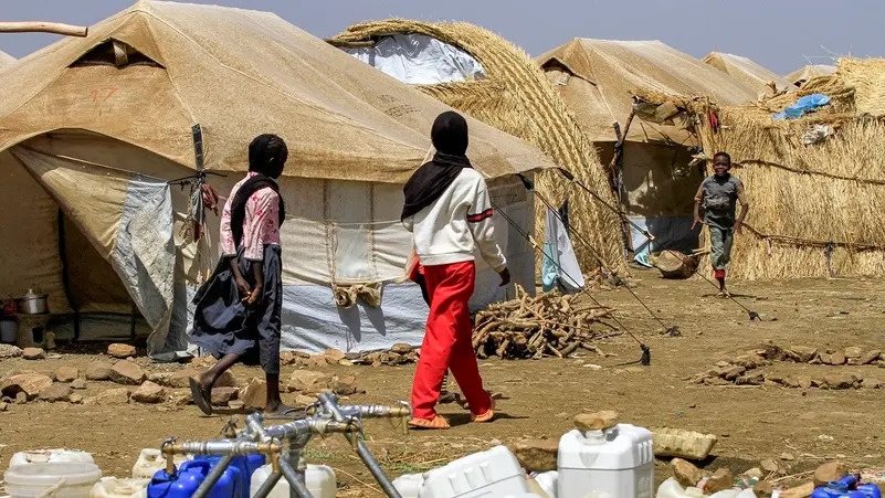 Người dân Sudan phải di dời do xung đột. (Ảnh: AFP)