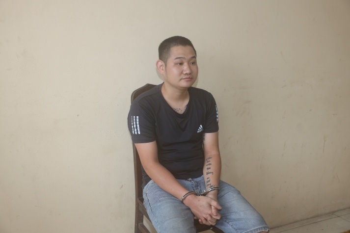 Đối tượng Nguyễn Hữu Đạt khi bị bắt giữ.