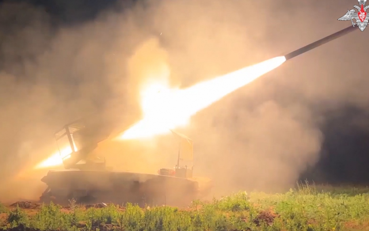 Hỏa lực pháo phản lực Nga. Ảnh: Bộ Quốc phòng Nga.