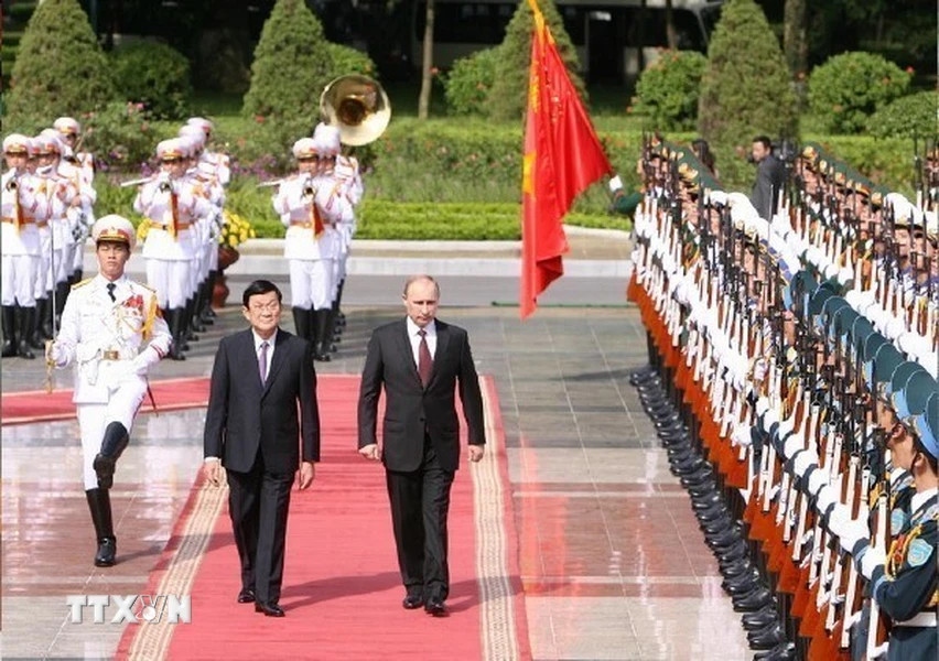 Lễ đón chính thức Tổng thống V.Putin trong chuyến thăm cấp Nhà nước tới Việt Nam tháng 11/2013. Ảnh: Nguyễn Khang/TTXVN