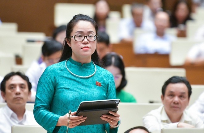 Đại biểu Dương Minh Ánh (đoàn Hà Nội) đặt câu hỏi chất vấn