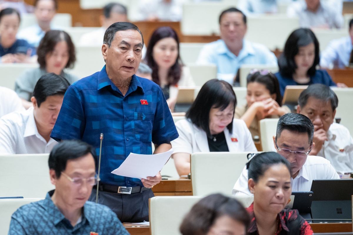 Đại biểu Phạm Văn Hòa, Đoàn ĐBQH tỉnh Đồng Tháp.