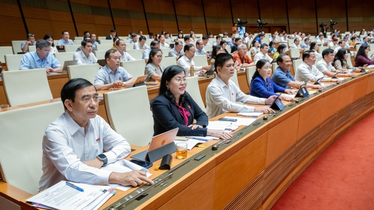 Quốc hội thảo luận ở hội trường về dự án Luật Phòng cháy, chữa cháy và cứu nạn, cứu hộ.