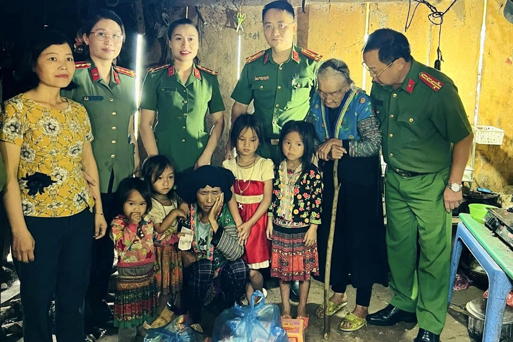 Quan tâm chăm lo và định hướng lối sống tích cực cho trẻ em là trách nhiệm của cả cộng đồng.