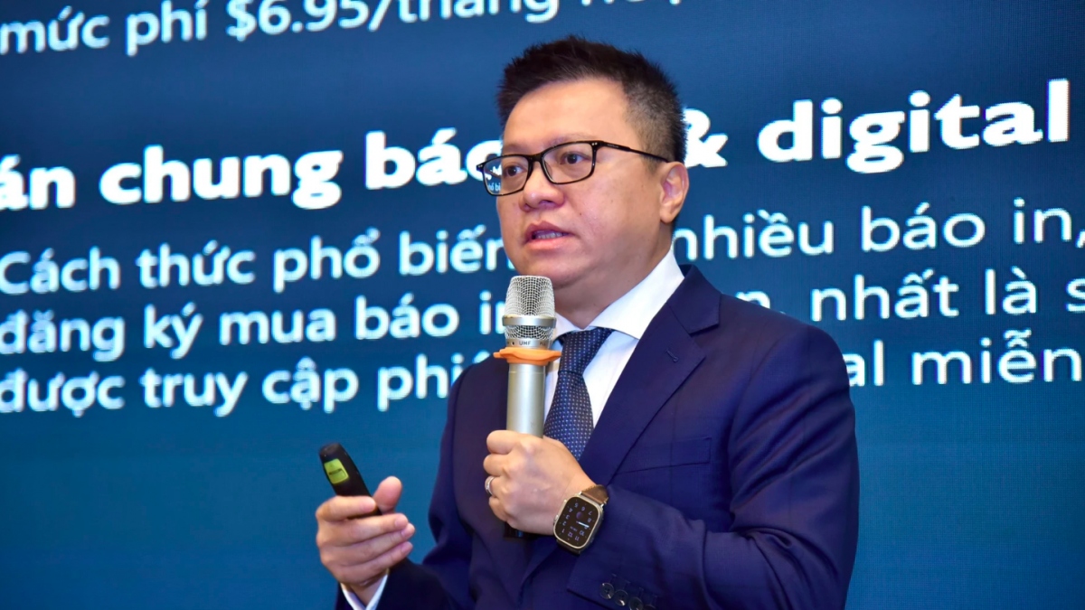 Ông Lê Quốc Minh, Tổng Biên tập Báo Nhân Dân, Chủ tịch Hội Nhà báo Việt Nam chia sẻ tại hội thảo