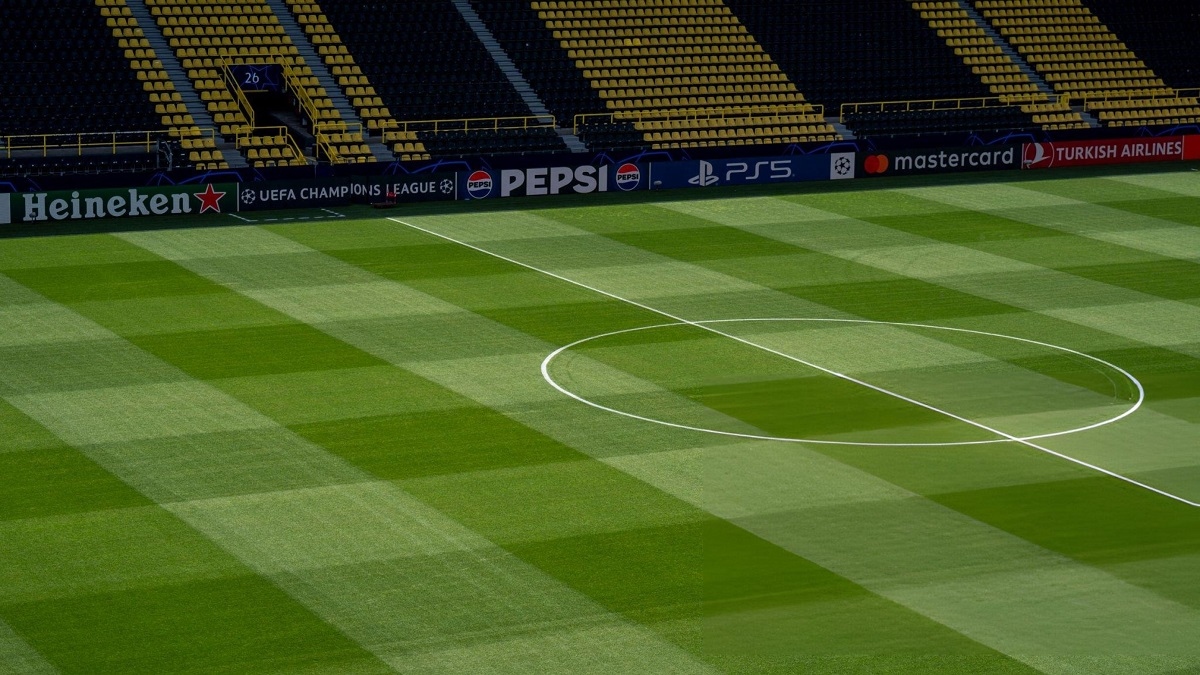 Signal Iduna Park sẽ chỉ mở cửa cho tối đa 61.524 CĐV tại các trận ở EURO 2024. Sân nhà của Dortmund sẽ đăng cai 6 trận ở giải đấu năm nay. 
