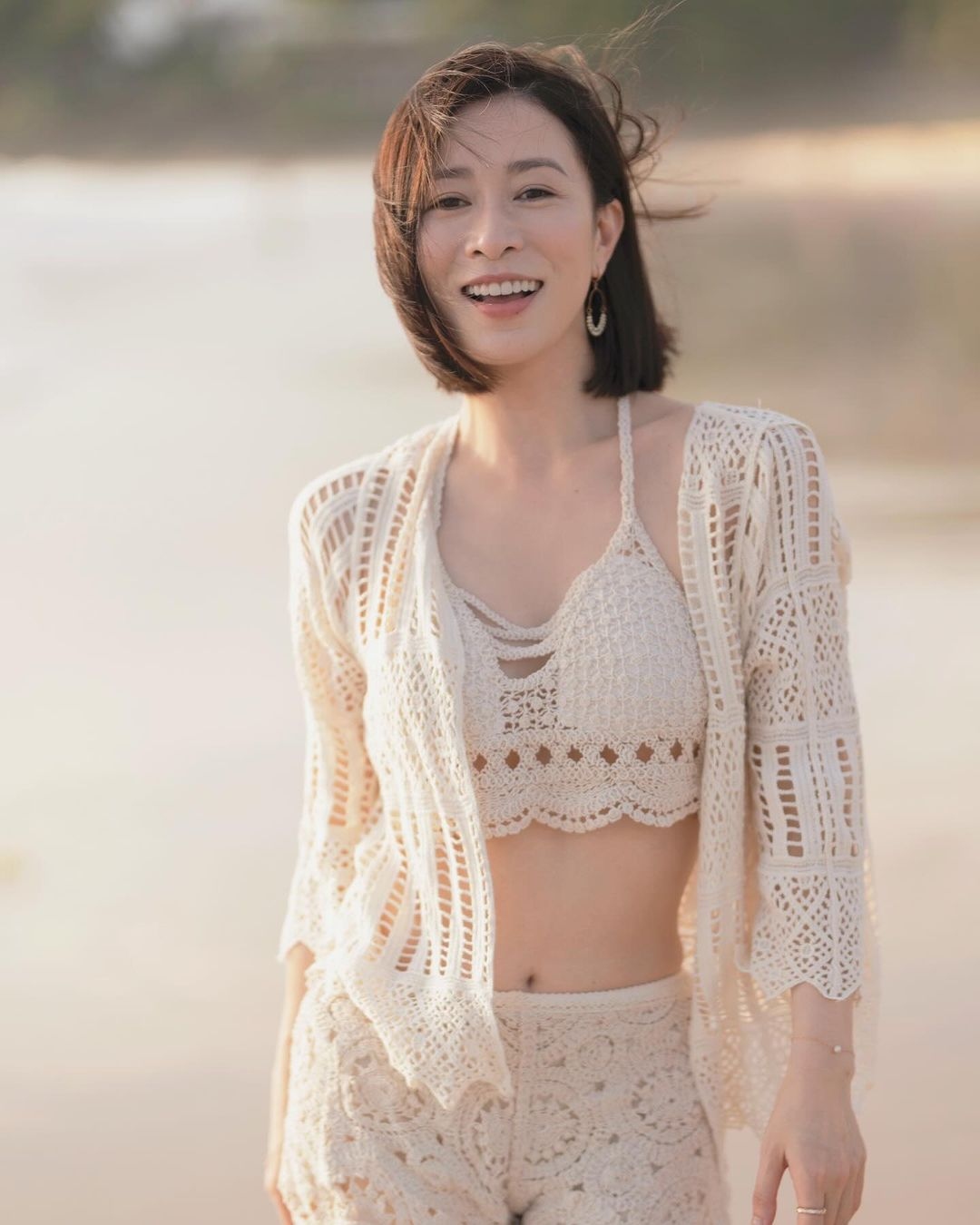 Xa Thi Mạn khoe ảnh mặc bikini gợi cảm