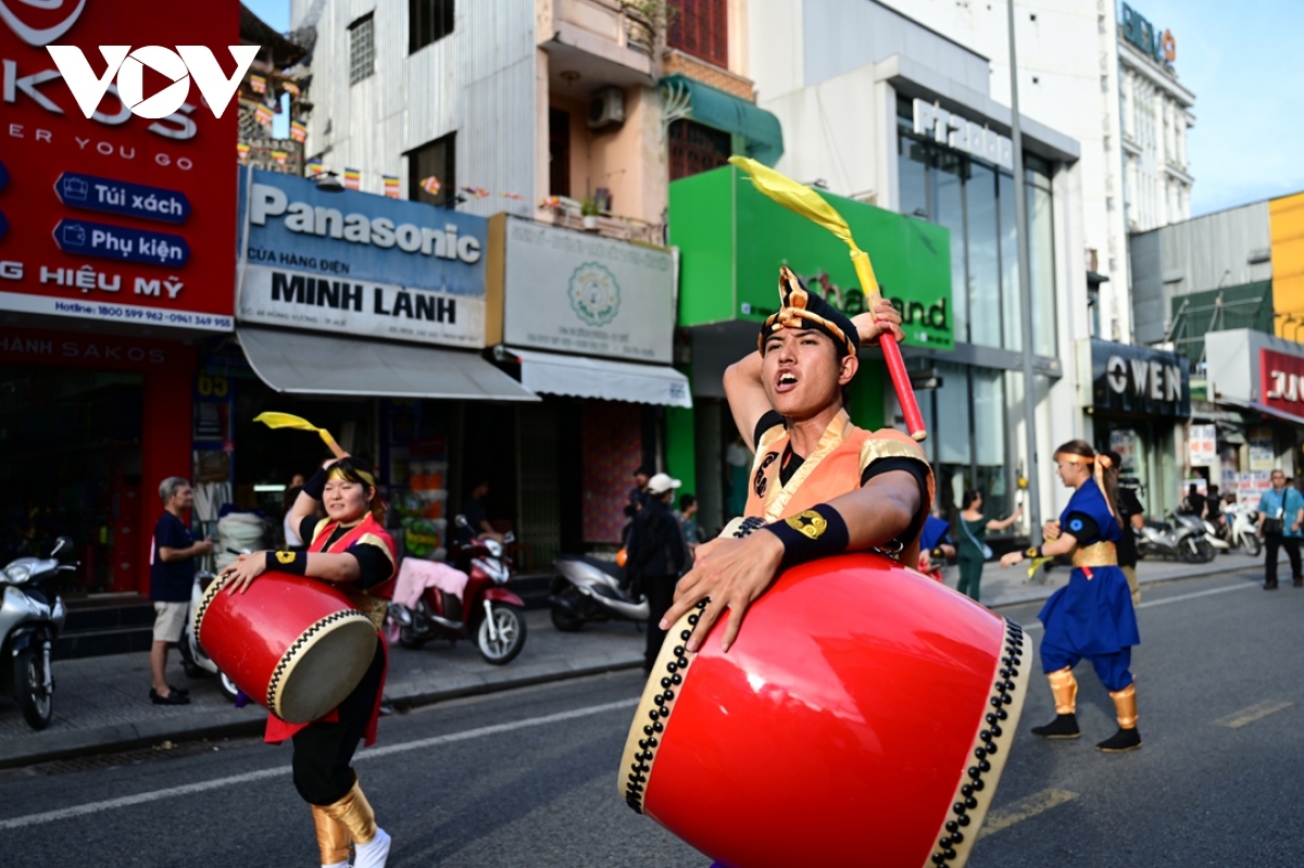 Hue Festival has been known as an annual rendez-vous of art troupes from the world , aiming to strengthen friendship among them.
