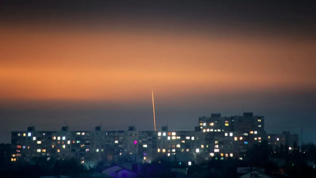 Ảnh minh họa một tên lửa được phòng từ khu vực Belgorod của Nga về phía Kharkov. Ảnh: AFP