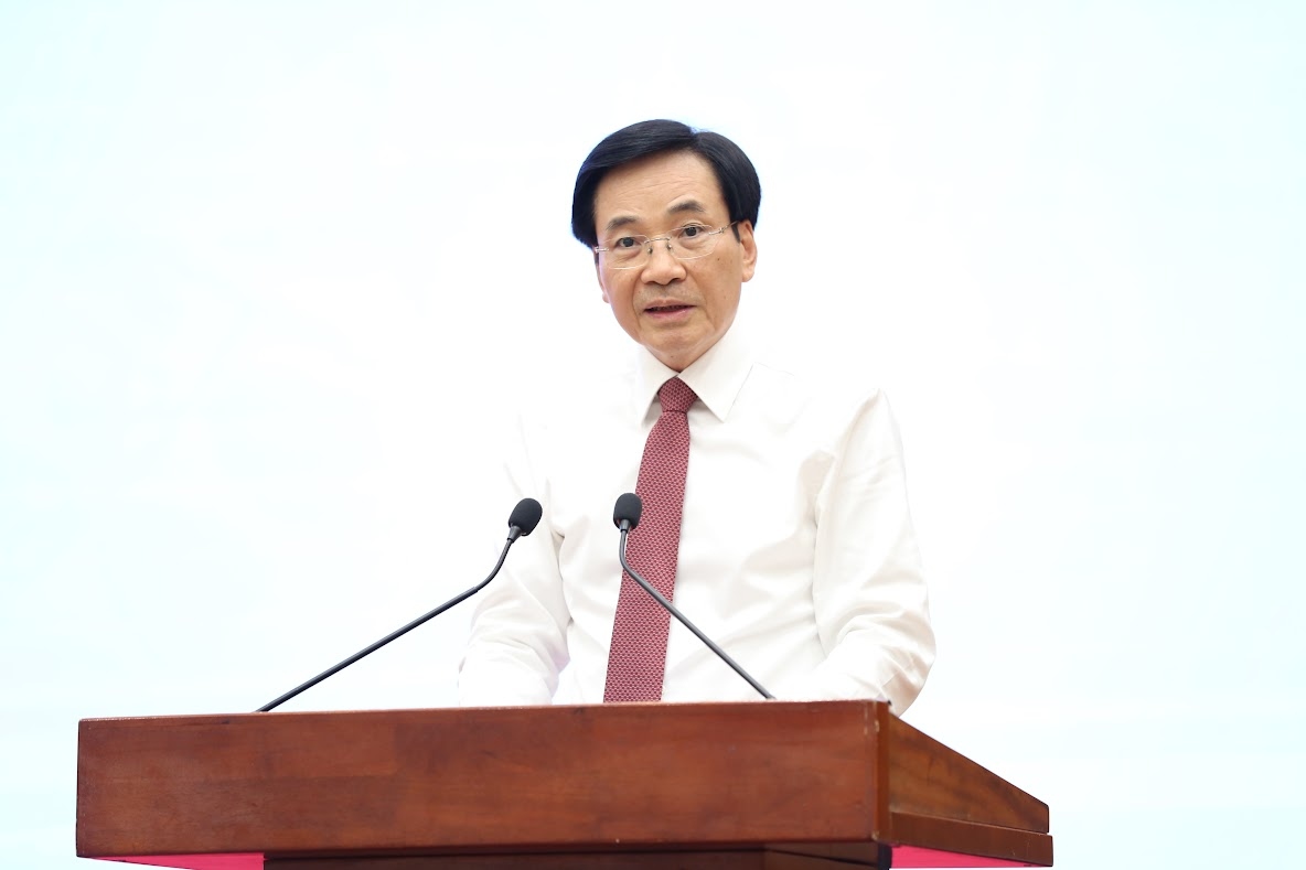 Bộ trưởng, Chủ nhiệm Văn phòng Chính phủ Trần Văn Sơn, Người phát ngôn của Chính phủ phát biểu tại Họp báo Chính phủ thường kỳ tháng 5/2024 (Ảnh: VGP)