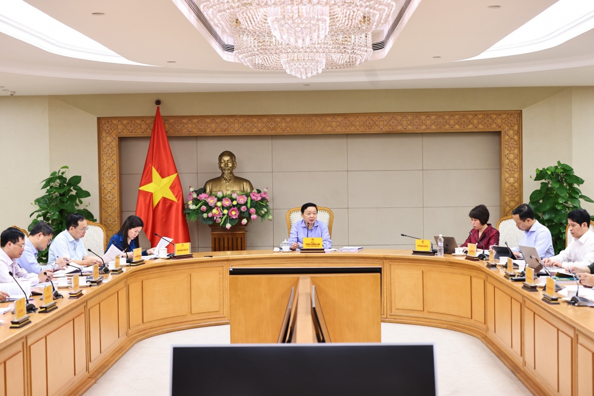 Phó Thủ tướng Trần Hồng Hà chủ trì cuộc họp với các bộ, ngành về việc xây dựng và ban hành Hệ thống ngành kinh tế xanh quốc gia