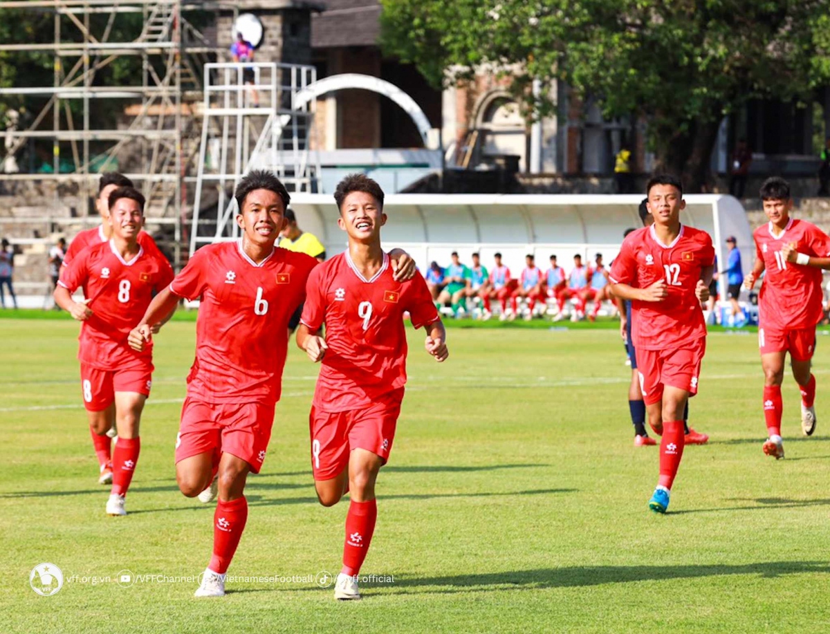 U16 Việt Nam ăn mừng chiến thắng. (Ảnh: VFF). 