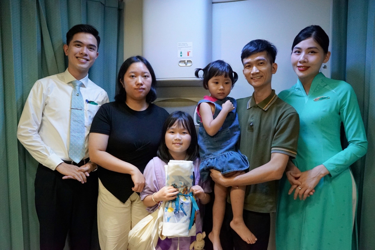 Đây cũng là nỗ lực của hãng nhằm mang đến những dịch vụ tốt nhất, không chỉ cho người lớn mà còn cả các hành khách nhí. Từ đây, hành trình “Vạn dặm nâng niu” sẽ đến với mọi lứa tuổi.