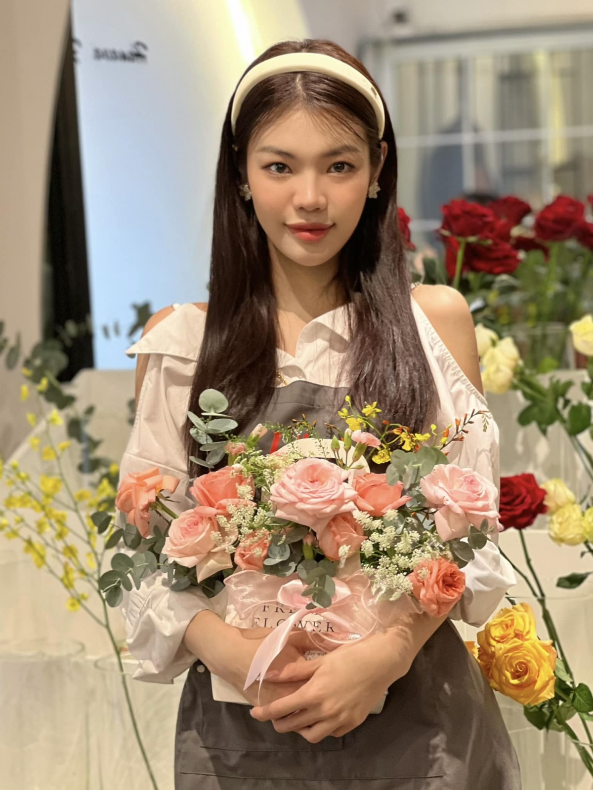Hiện tại, Tường San đang tất bật chuẩn bị cho hành trình “mang chuông đi đánh xứ người". Bên cạnh việc tích cực tham gia các hoạt động nghệ thuật, người đẹp chuyển giới còn chăm chỉ trong các dự án thiện nguyện cộng đồng và liên tục trau dồi kiến thức để tự tin tranh tài ở Hoa hậu Chuyển giới Quốc tế 2024