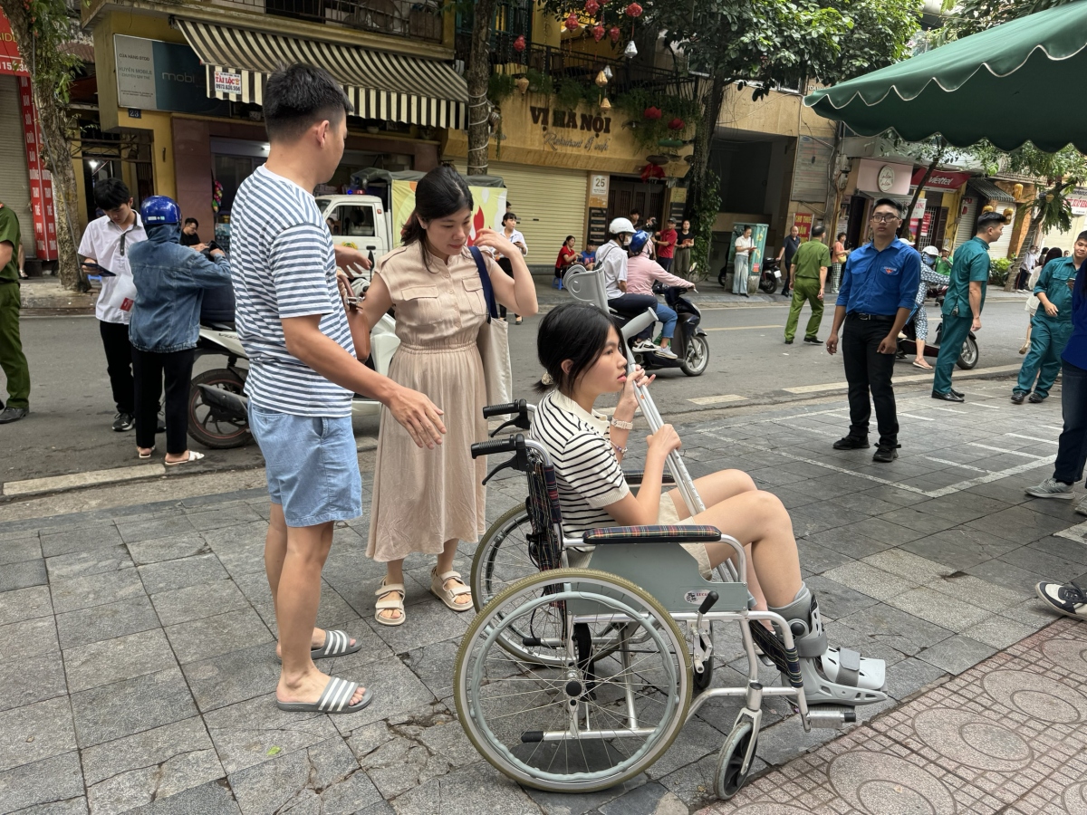 Thí sinh bị gãy chân tại điểm thi THCS Nguyễn Công Trứ (Ba Đình)