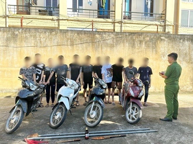 Các đối tượng cùng tang vật