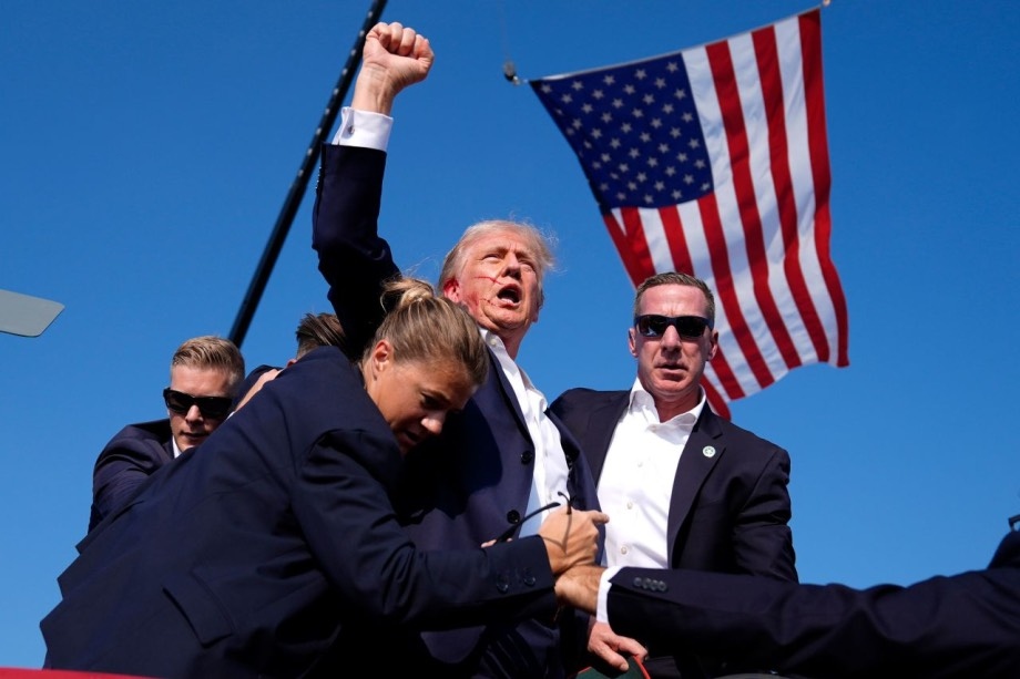 Ông Trump bị ám sát hụt trong lúc vận động tranh cử. (Ảnh: AP)