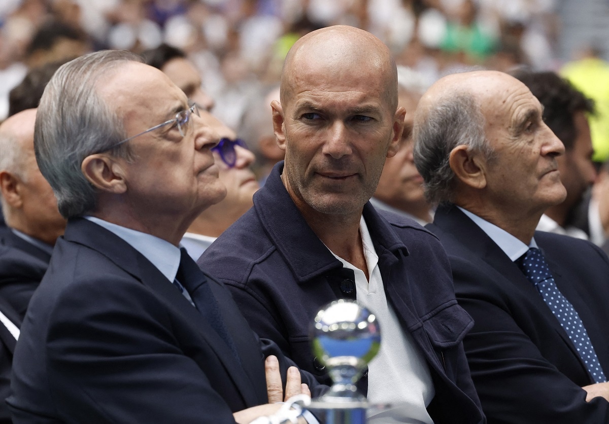 Tham dự lễ ra mắt Mbappe tại Real Madrid có Chủ tịch CLB này - ông Florentino Perez, cựu danh thủ Zinedine Zidane cùng nhiều huyền thoại của đội bóng. 