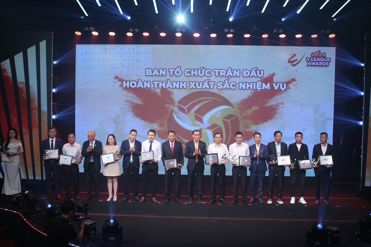 VPF cũng tiến hành trao một số giải thưởng phụ như BTC trận đấu hoàn thành xuất sắc nhiệm vụ, đội bóng có nhiều cầu thủ trẻ ra sân nhất giải .... 
