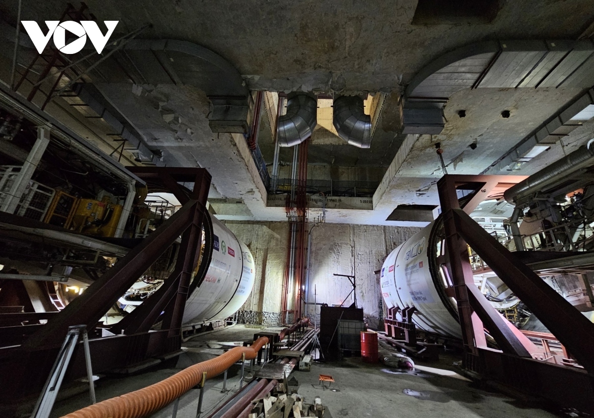 Each TBM costs US$10 - 15 million USD in the world market, according to the Hanoi Metropolitan Railway Management Board (MRB)