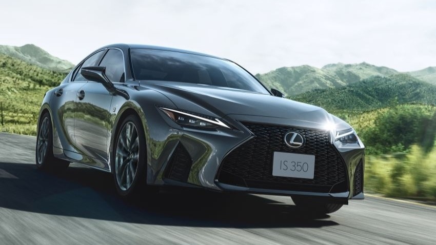 Lexus IS sở hữu ngoại hình trẻ trung và năng động