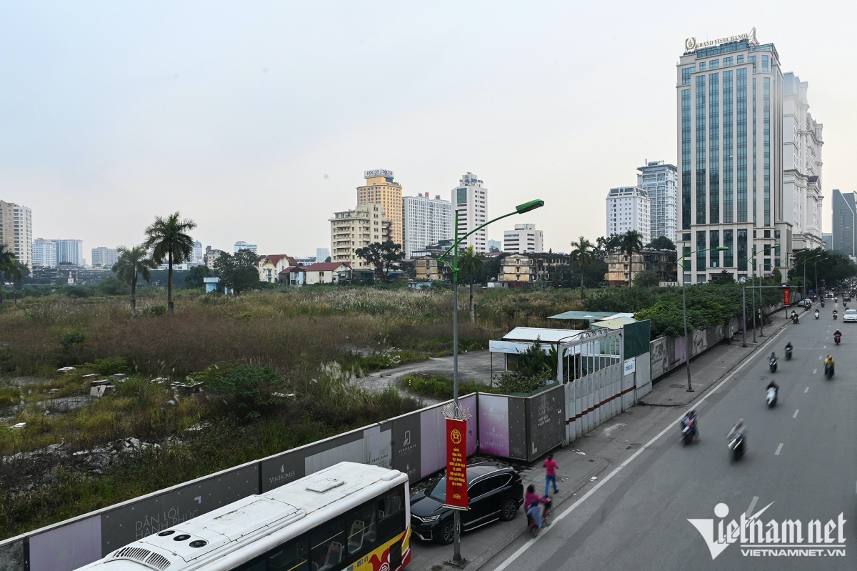 Khu đất dự án số 148 Giảng Võ, trước đây là Trung tâm triển lãm Giảng Võ trên địa bàn quận Ba Đình, Hà Nội (Ảnh: Nguyễn Huế)