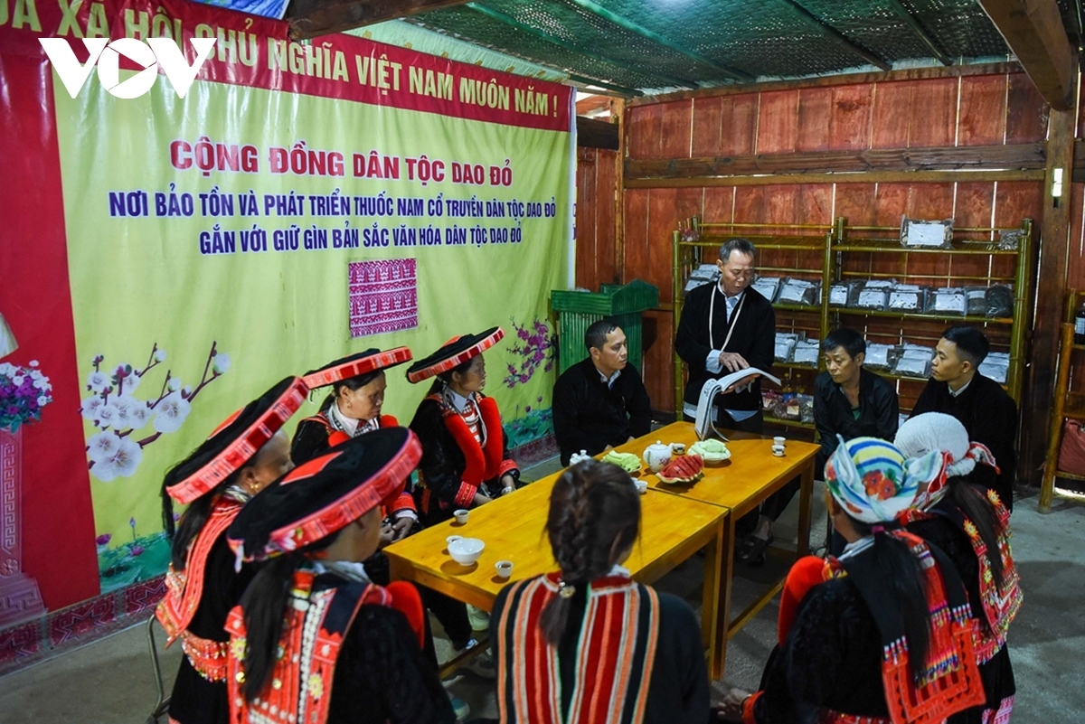 For that reason, local officials and village chiefs encourage young people who have aspirations and are dedicated to preserving the traditional remedies of the Red Dao people to establish a community in 2023 for the purpose.