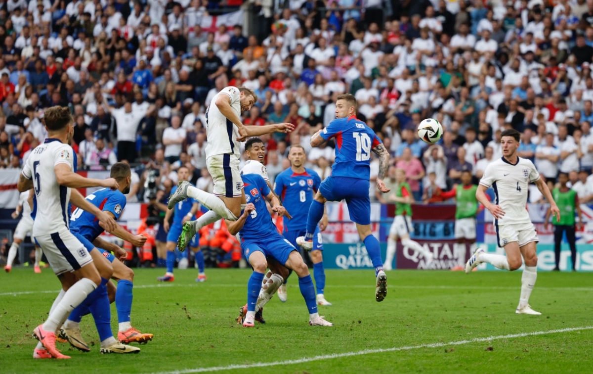 Harry Kane tỏ ra vô duyên kể từ đầu trận (Ảnh: Reuters)