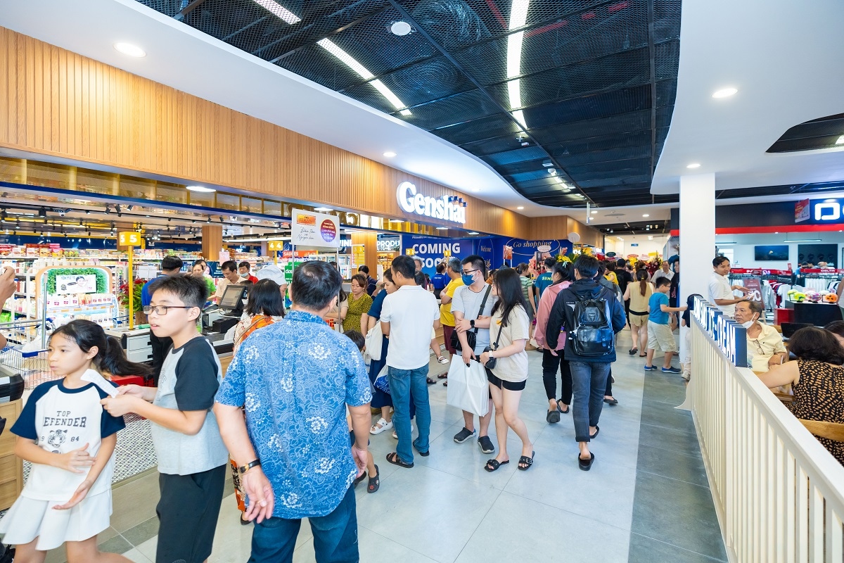 Tỷ lệ lấp đầy khủng lên đến 100% các gian hàng ngay trong ngày đầu tiên mở cửa là minh chứng cho sức hút của Vincom Plaza Ba Tháng Hai
