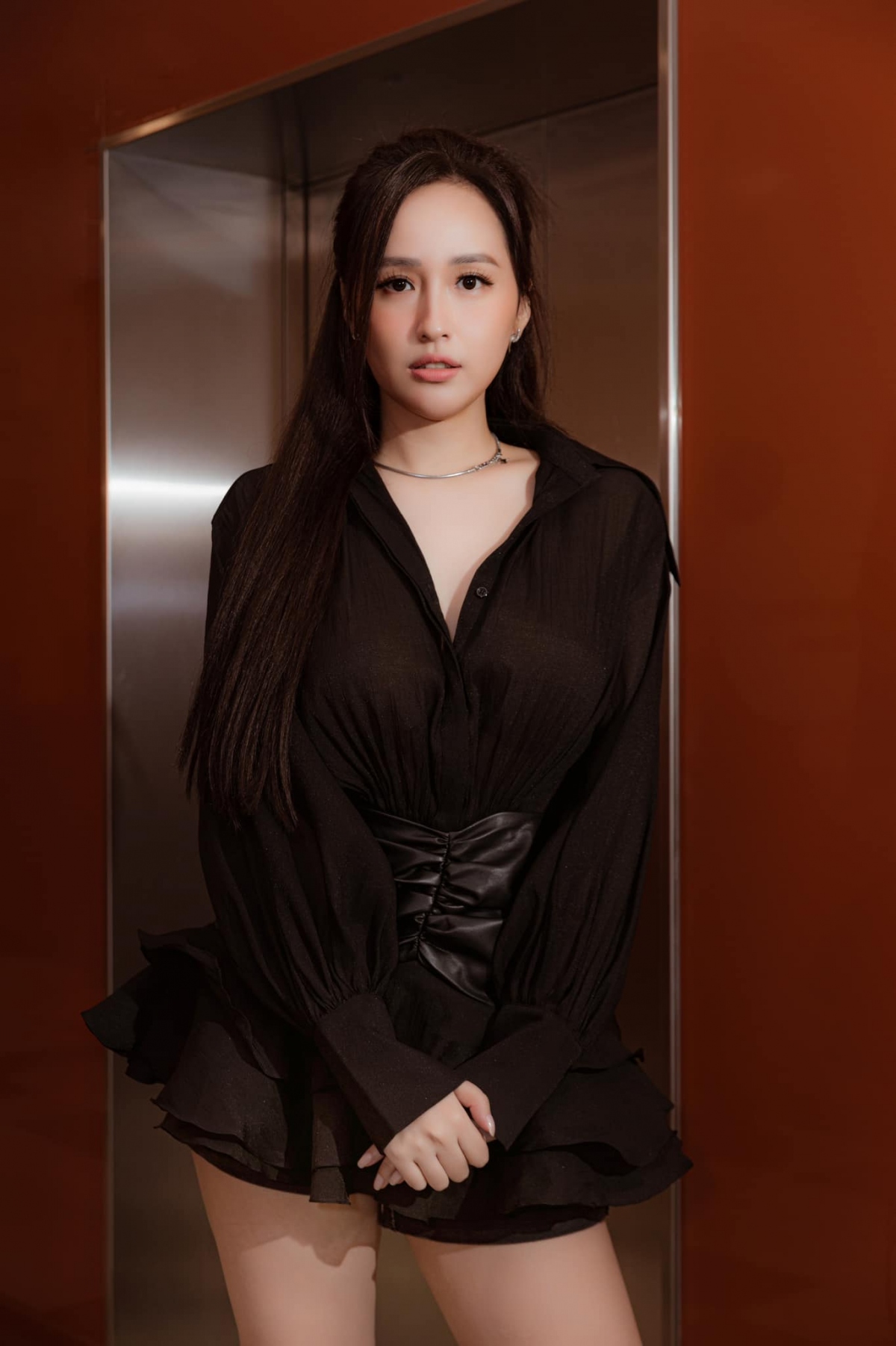 Mỹ nhân sinh năm 1988 chia sẻ, cô thường chọn những món ăn lành mạnh, tốt cho sức khỏe, ngủ đủ giấc, đúng giờ để da luôn khỏe. Ngoài ra, Mai Phương Thúy rất chăm chỉ luyện tập thể dục, thể thao. 
