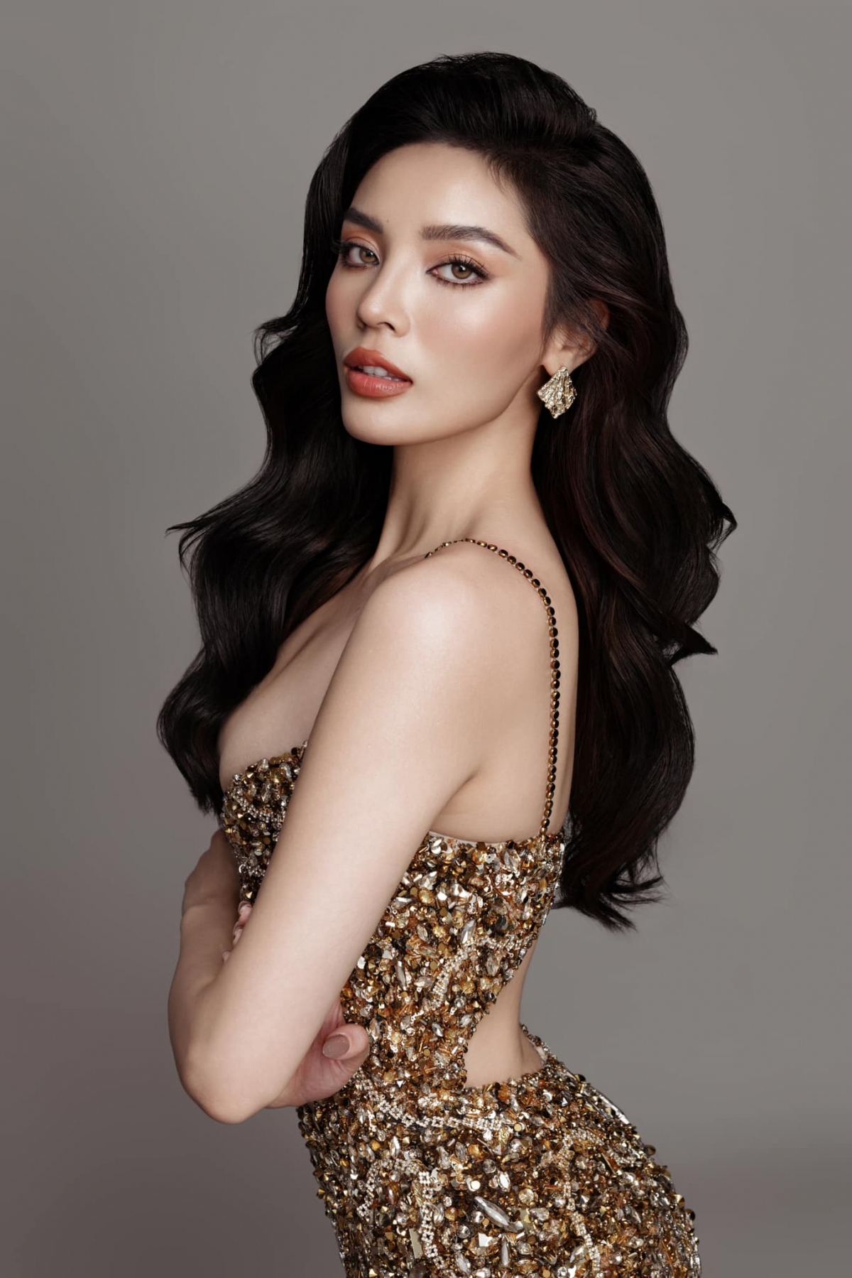 Chia sẻ về quyết định thi Miss Universe Vietnam 2024, Kỳ Duyên cho biết: "Có ai giống như Duyên, một điều gì đó cứ luôn quẩn quanh trong đầu lâu lâu lại hiện ra như thể thôi thúc nhất định phải thực hiện không? Duyên đã chống lại nó trong một thời gian rất dài, tính đến nay là 2 năm. Nhưng đã đến lúc Duyên không thể ngừng nghĩ về nó, một giấc mơ bước ra đấu trường quốc tế, sánh vai những người phụ nữ đến từ các đất nước khác nhau trên toàn thế giới. Để giới thiệu rằng người phụ nữ Việt Nam ở năm 2024 như thế nào".