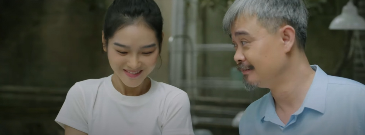 Bố Nam bắt gặp Đông làm cơm cho Vinh