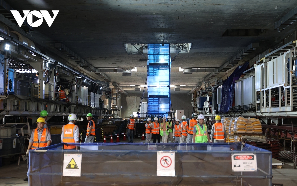 To prepare for the drilling, every day, 150 people including experts operating TBMs check the entire system to ensure safe operation.