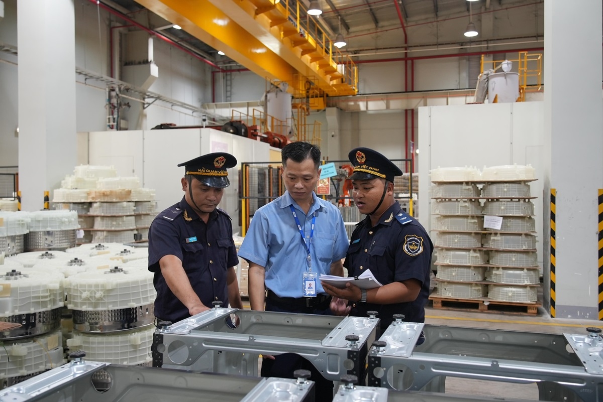 Hoạt độn nghiệp vụ của cán bộ hải quan (Ảnh minh họa)