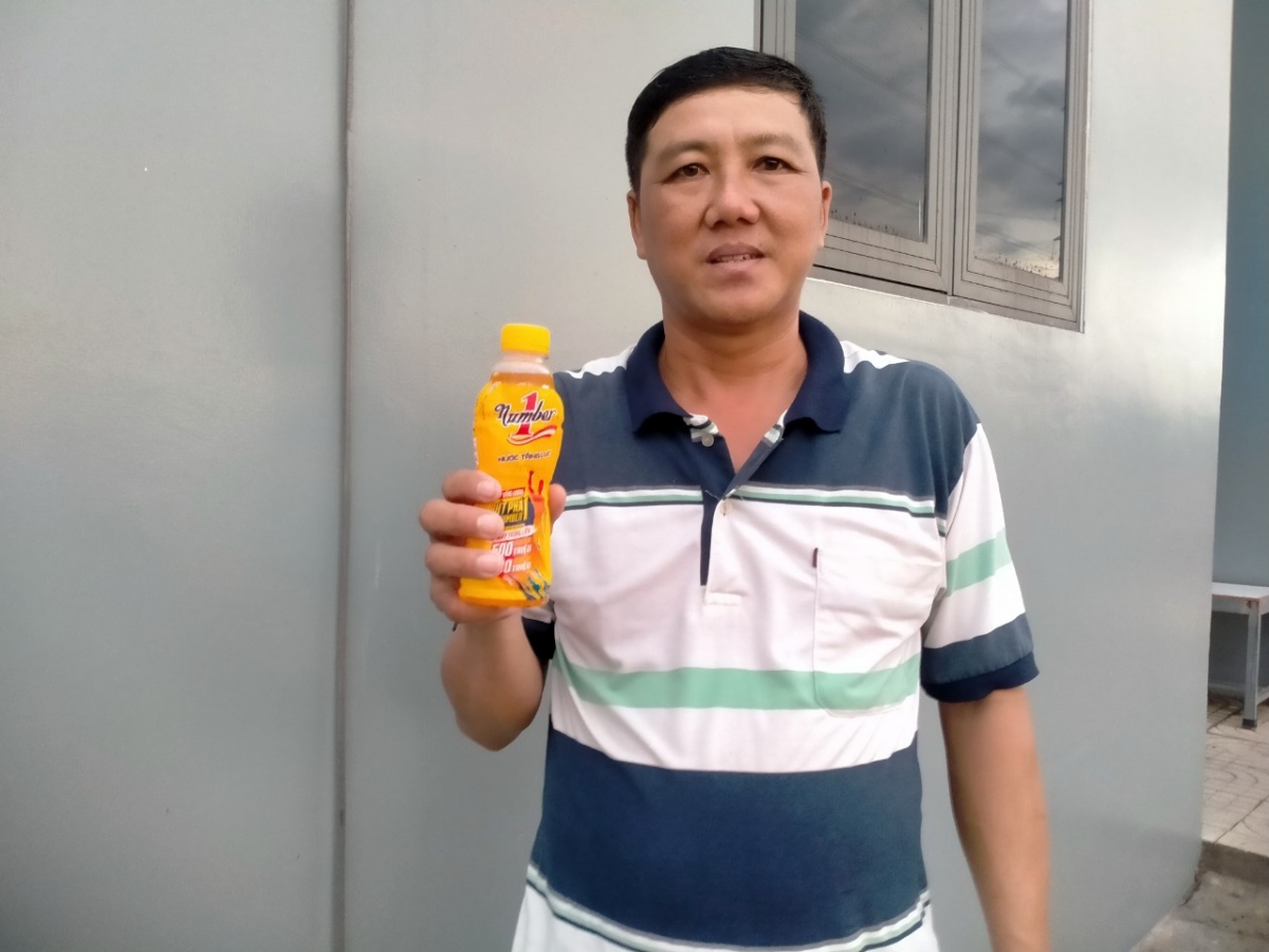 Anh Tống Phước Lý dự định trích một phần giải thưởng để chia sẻ với em nhỏ có hoàn cảnh khó khăn tại mái ấm ở Long An - Ảnh: NVCC