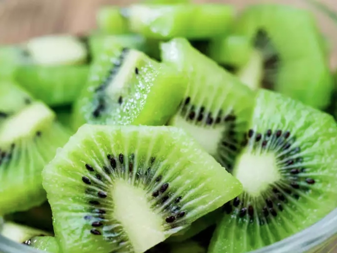 Cải thiện chức năng hô hấp: Bổ sung kiwi thường xuyên có liên quan đến việc cải thiện sức khỏe hô hấp và giảm các triệu chứng hen suyễn.