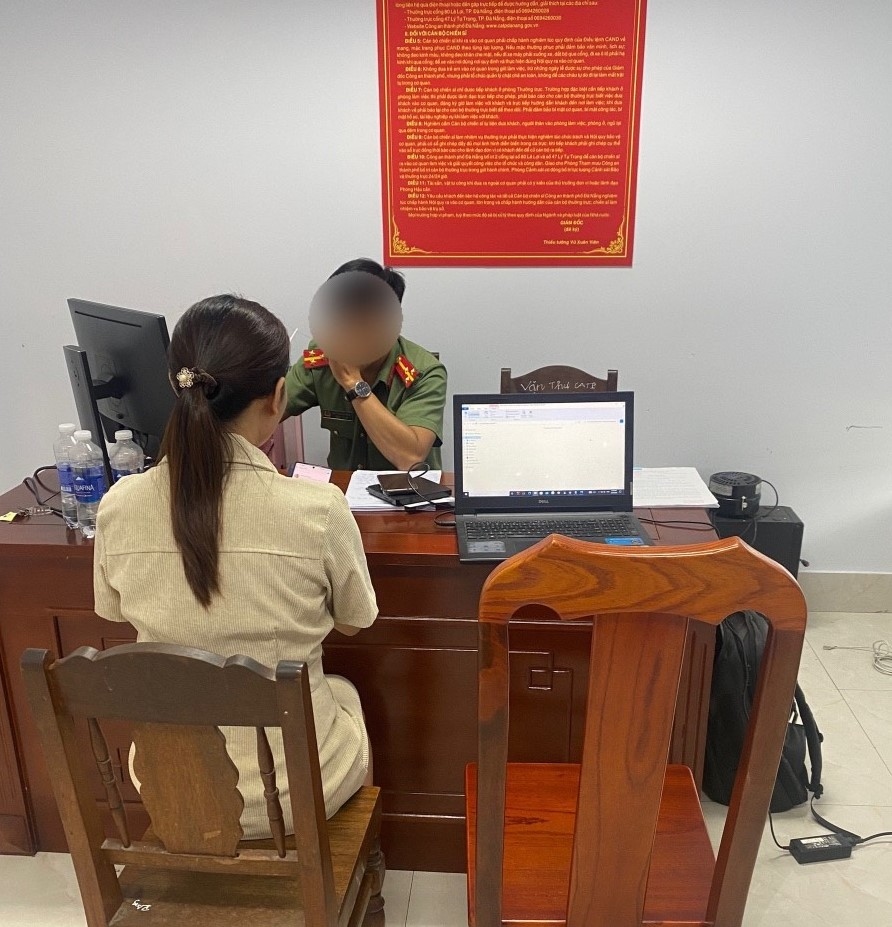 Phòng An ninh mạng hoàn tất các thủ tục trao trả quyền sử dụng trang Panpage “Túy Loan Hội” cho chị D.