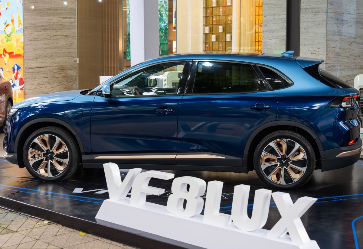 Người dùng Việt còn 1 ngày cuối cùng để chốt cọc sớm VF 8 Lux với quà tặng “cực hời”.