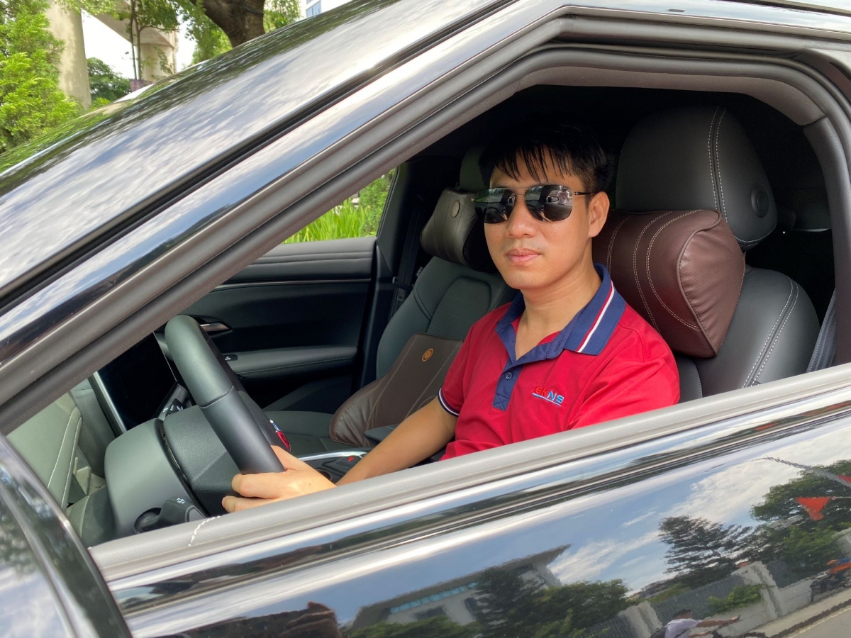 Anh Tâm cho rằng khả năng tăng tốc tức thời của xe điện khiến việc lái xe an toàn hơn