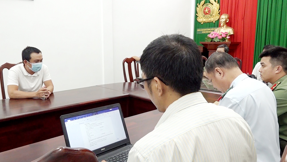 Anh T.T.H khai nhận tại Cơ quan Công an