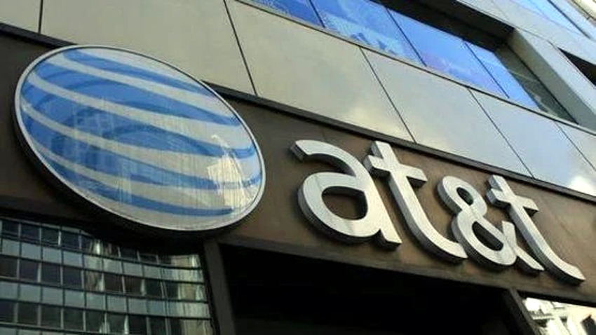 Tin tặc tấn công AT&T tải xuống trái phép dữ liệu của khoảng 109 triệu tài khoản khách hàng - Ảnh minh họa: USA Today