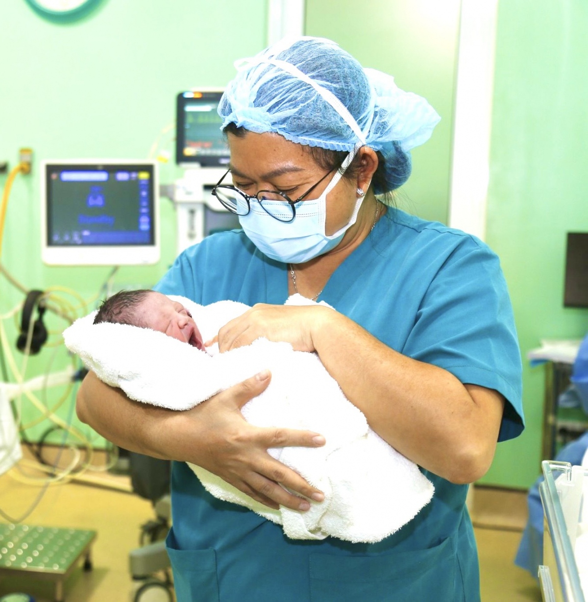 Em bé khỏe mạnh sau khi chào đời (Ảnh BVCC)